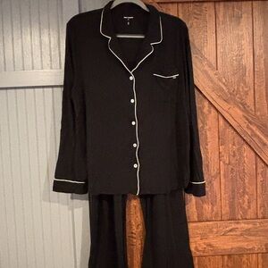 Cozy Earth Women's Black Pajama Set